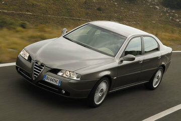 Alfa Romeo 166